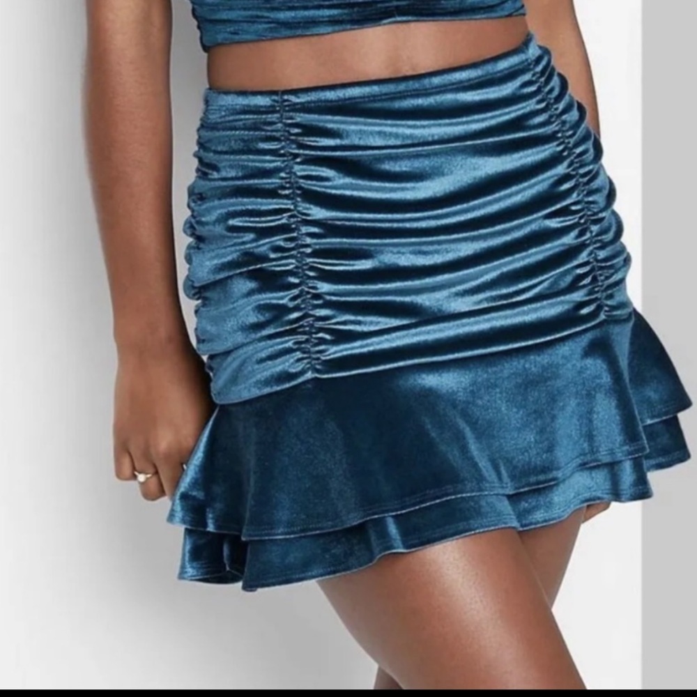 Women's Ruched Velvet Mini Skirt - Wild
Fable - Dark aqua Blue Size Xs